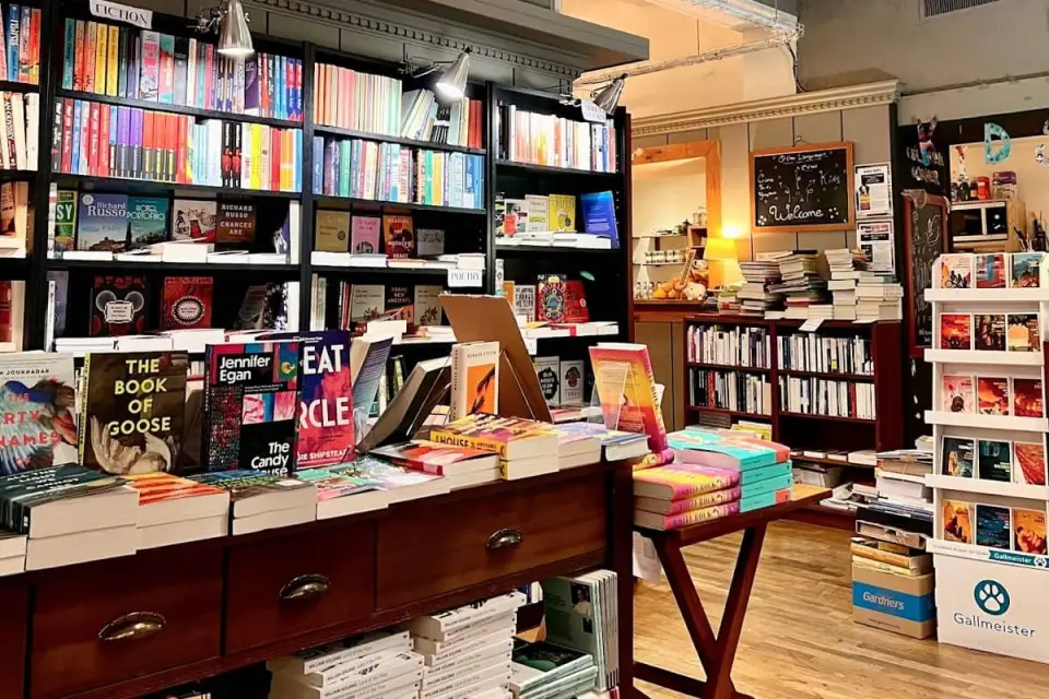 Book in Bar